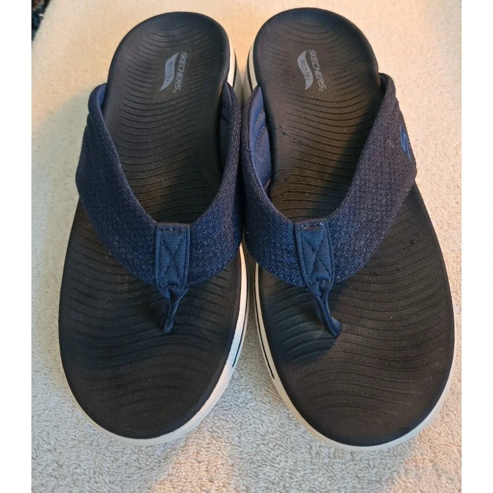 Skechers Women's Arch Fit Thong Sandals Navy Size 8